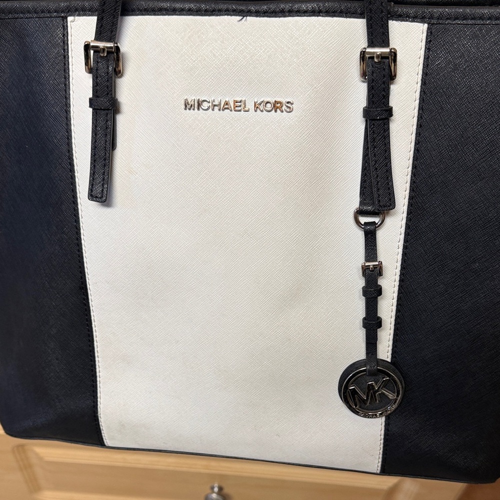 Michael Kors Two-Tone Black and White Handbag - Picture 8 of 8